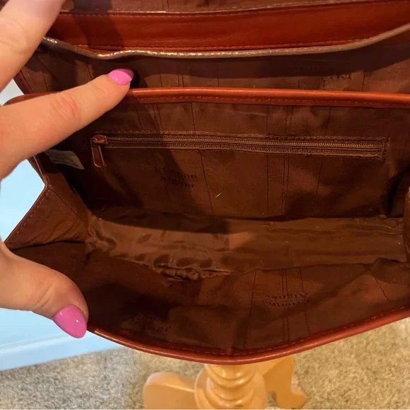 Vintage Etienne Aigner purse - Picture 3 of 7